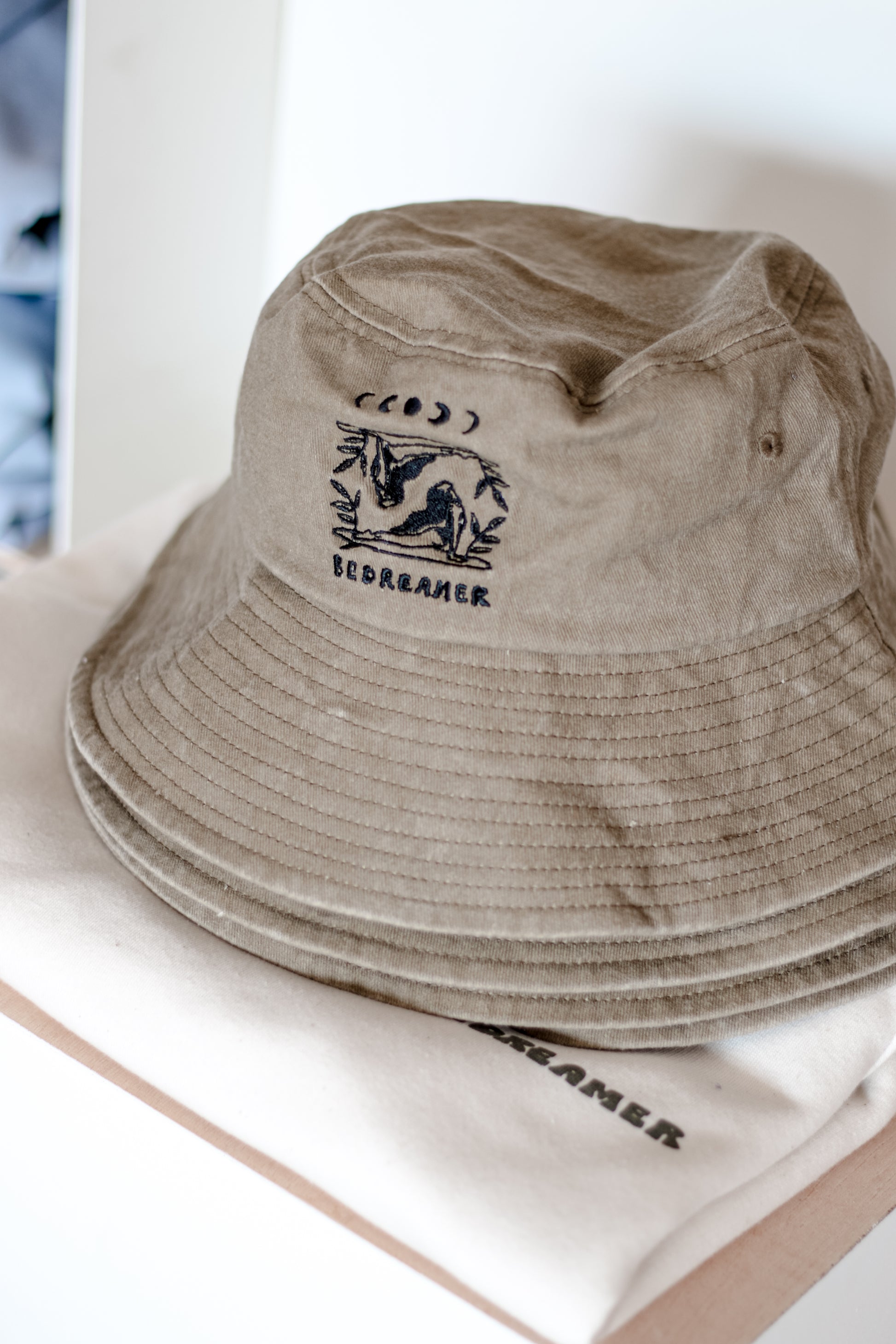 AUNEVN Winter Warm Cap for Women Pool Solid Bucket Winter Hat Men Colour  Warm Bucket Hat Fishing Hat Child 48/White/One Size